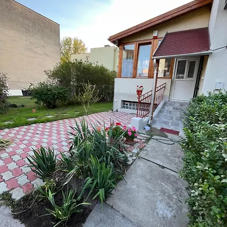 Cozy With Garden And Freeparking * Budapeszt
