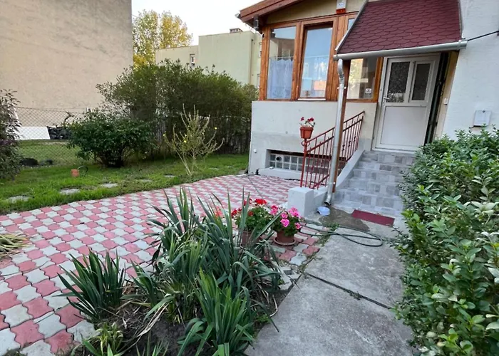 Cozy House With Garden And Freeparking * Budapest